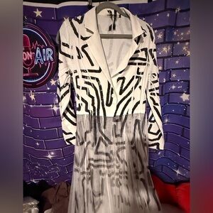 NWOT Origami Women’s Black & White Patterned Blazer with tulle detail